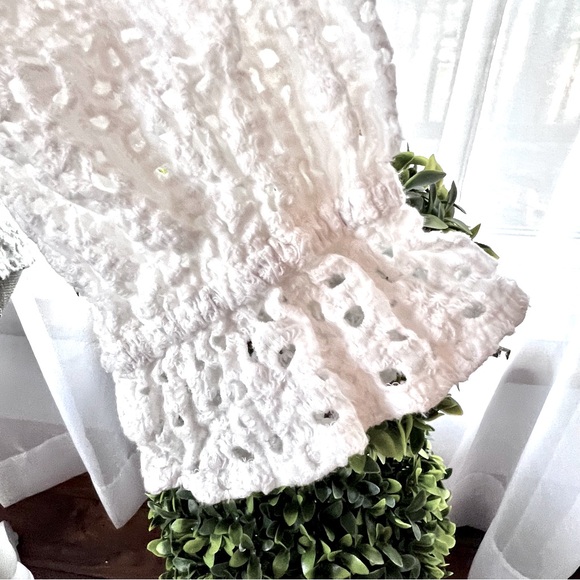 Elan Bella Eyelet Floral Embroidered Top White Size Medium - Picture 10 of 16